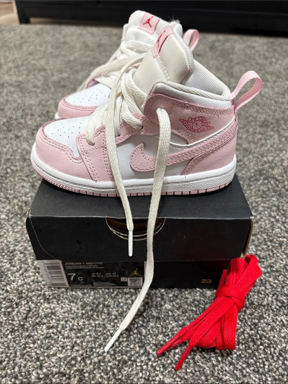Jordan 1s Mid Toddler 7c